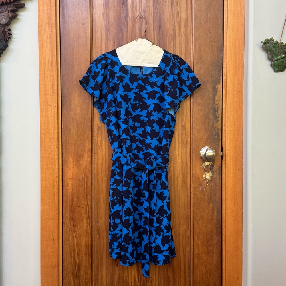 CeCe Blue and Black Mini dress with flutter sleeves and belt, bird motifs (8)